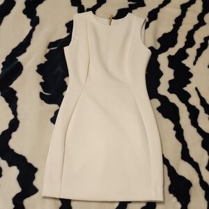 Elegant White Sleeveless Dress